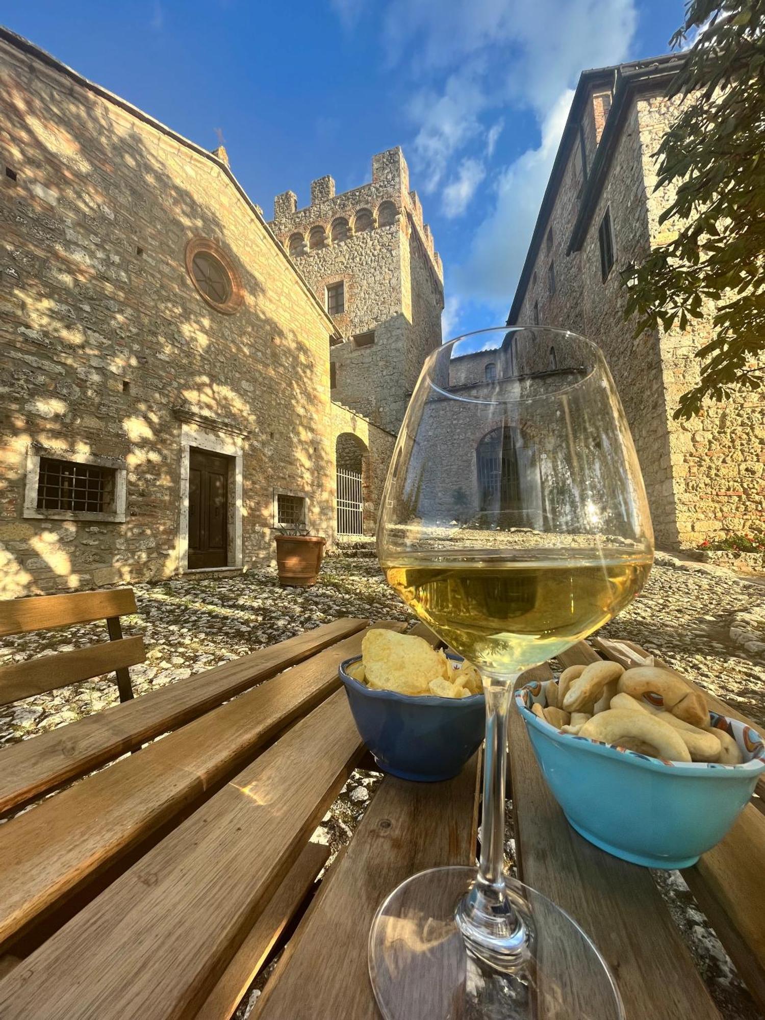 Vila Castel Pietraio Monteriggioni Exteriér fotografie